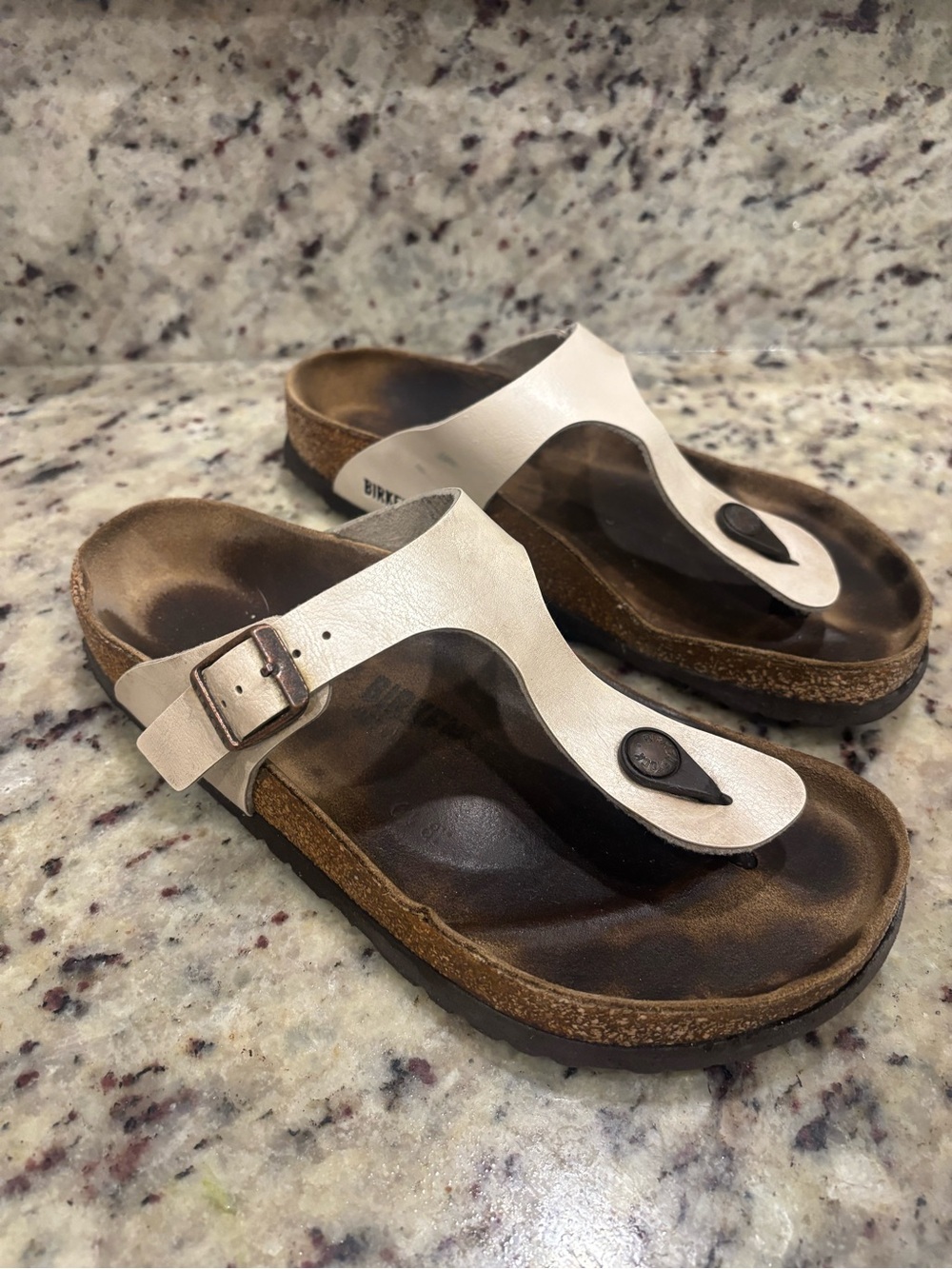Birkenstock Gizeh Sandals Size 38 pearl size 7